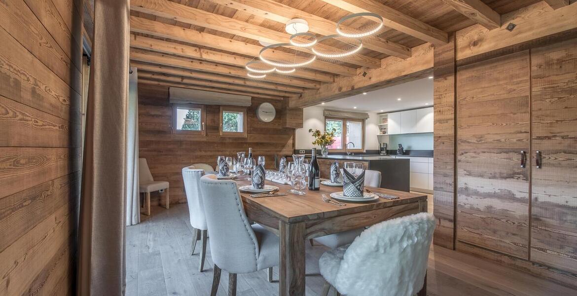 Chalet for rent in Meribel Station with 420 sqm and 5 beds.