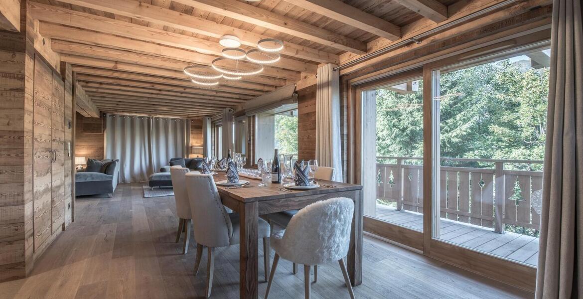 Chalet for rent in Meribel Station with 420 sqm and 5 beds.