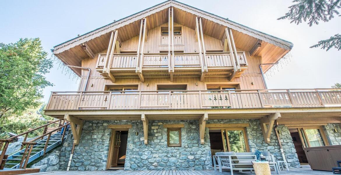 Chalet for rent in Meribel Station with 420 sqm and 5 beds.