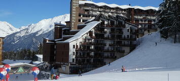 Spacious apartment in La Tania, Courchevel for rent with 63 