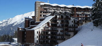 Spacious apartment in La Tania, Courchevel for rent with 63 