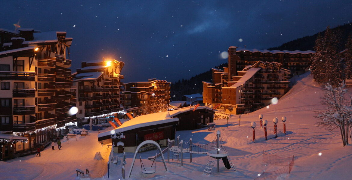 Spacieux appartement à La Tania, Courchevel à louer avec 63 