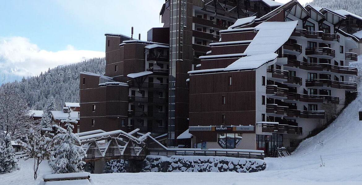 Spacious apartment in La Tania, Courchevel for rent with 63 