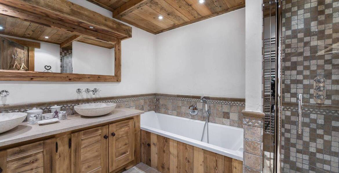 Chalet for rent in Courchevel 1550 Village with 320 sqm 