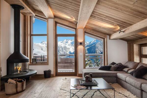 EXCEPCIONAL HALF CHALET - COURCHEVEL VILLAGE