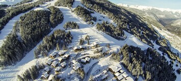 EXCEPTIONNEL HALF CHALET - VILLAGE DE COURCHEVEL 