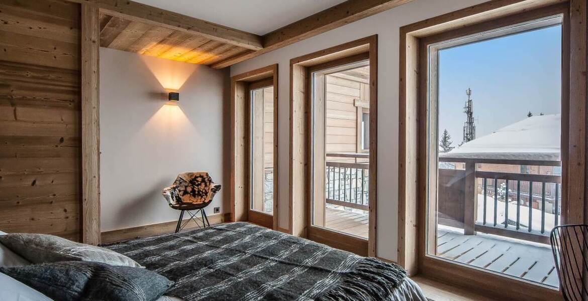 EXCEPTIONNEL HALF CHALET - VILLAGE DE COURCHEVEL 