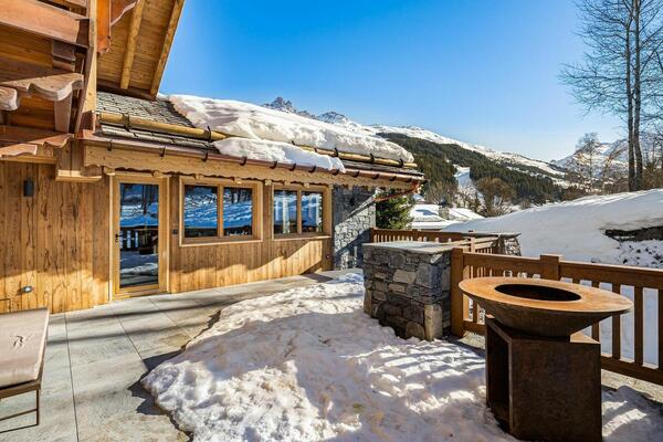 Chalet Meribel with 400 sqm and 5 bedrooms