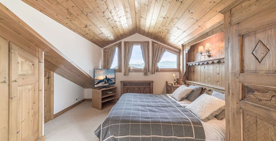 Ce Chalet de 200m2 à Plantret, Courchevel 1850 est à louer 