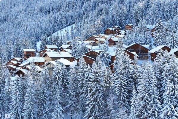 WELCOME TO CHALET LA TANIA COURCHEVEL FOR RENT WITH 240 SQM 