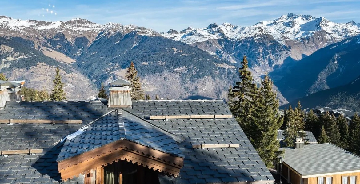 The Courchevel chalet for rent with 938 sqm and 5 bedrooms 