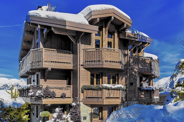 The Courchevel chalet for rent with 938 sqm and 5 bedrooms 