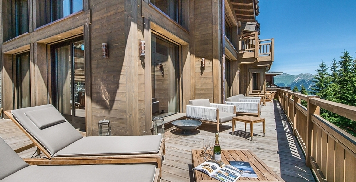A Breathtaking 8-Bedroom Ski-In Ski-Out Luxury Chalet