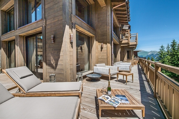 A Breathtaking 8-Bedroom Ski-In Ski-Out Luxury Chalet