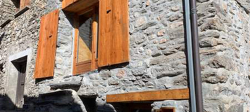 Courchevel / Les 3 Vallées. Charming south facing village ho