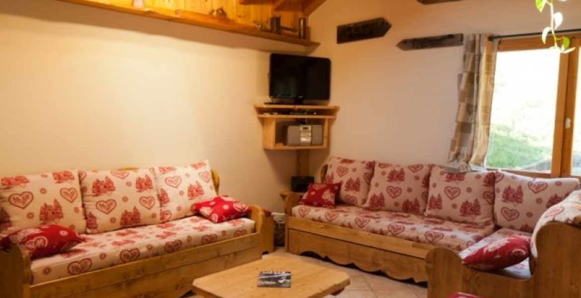 Located between the village of Les Allues Chalet