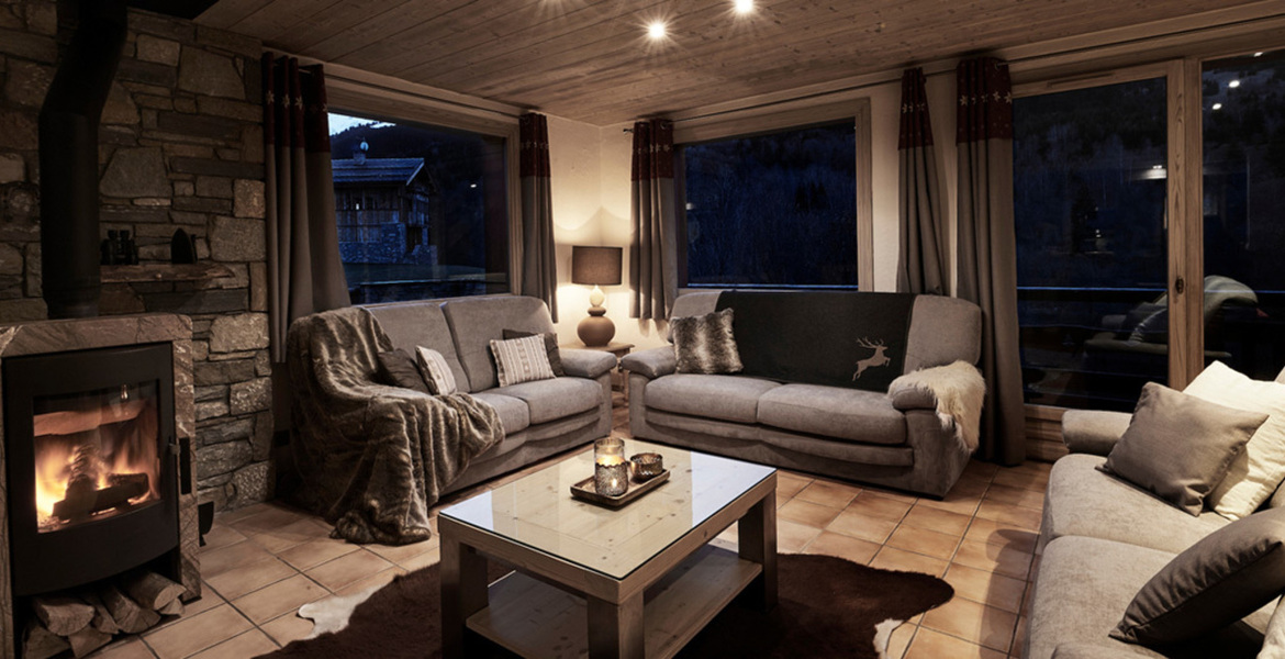 Le Chalet est un chalet de 8 lits avec service de traiteur, 