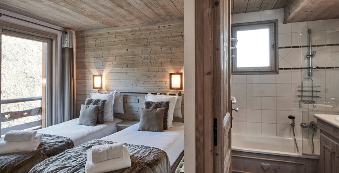 Chalet is a faultlessly designed 8 bed, catered 