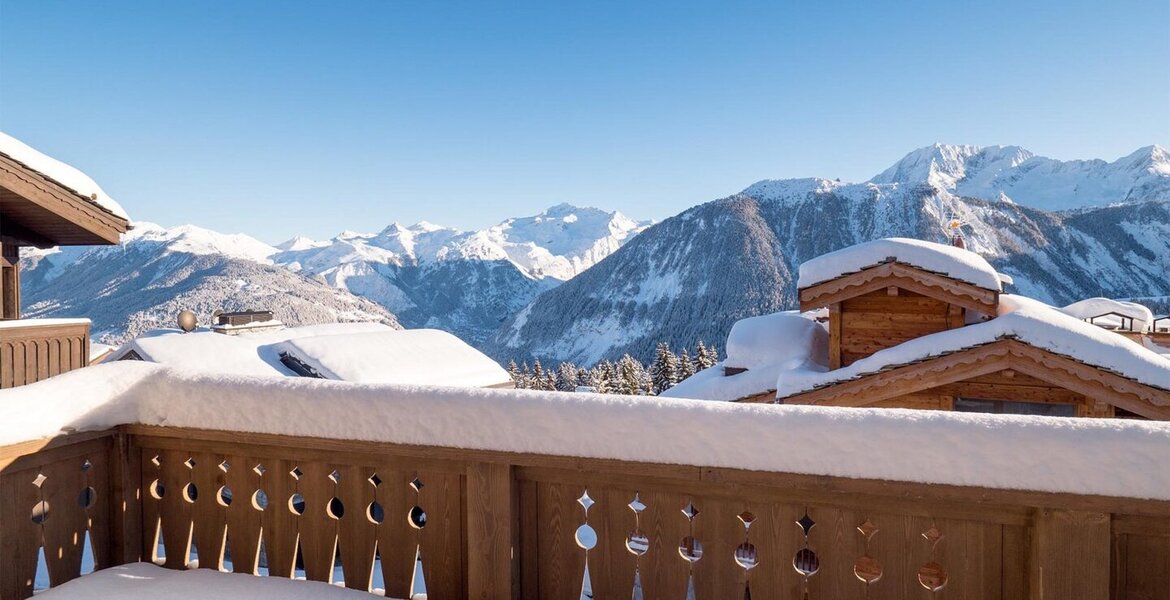 Le chalet offre un hébergement confortable pour un maximum d