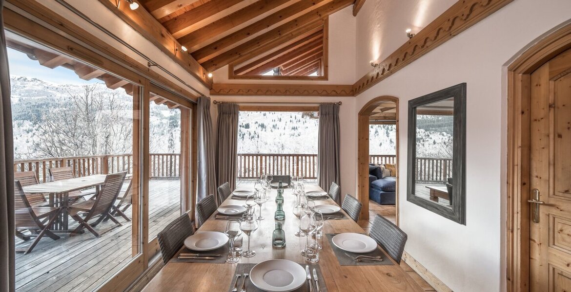 Le Chalet est un impressionnant chalet savoyard traditionnel