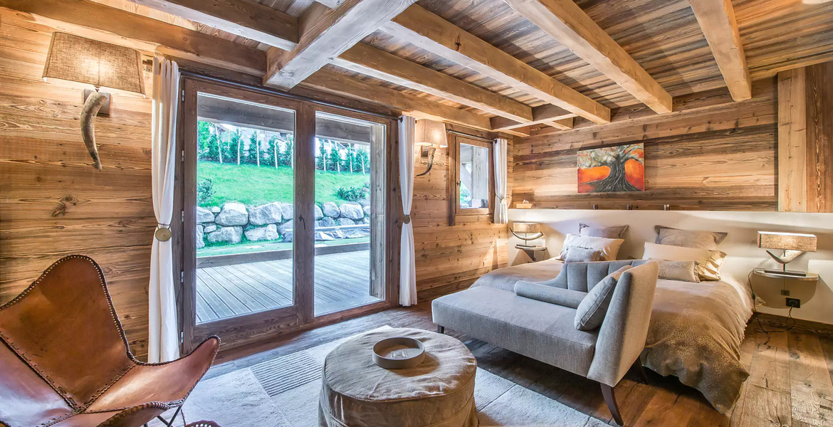 Chalet in Meribel with Indoor swimming pool 