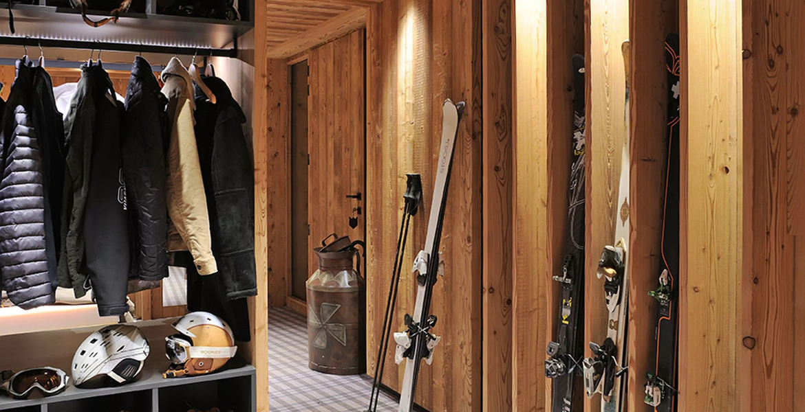 Chalet Le Praz, Courchevel 12 travellers - 6 bedrooms 