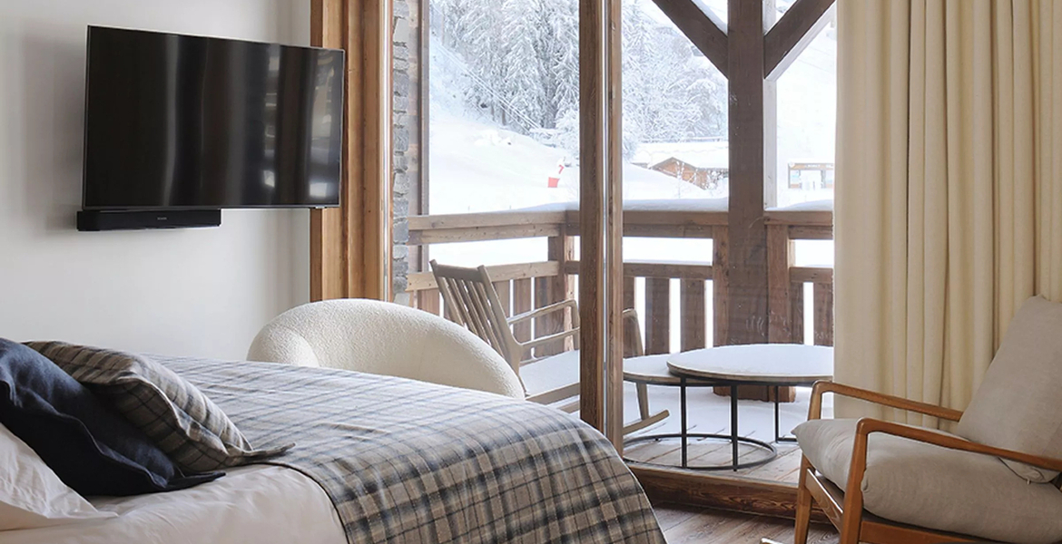 Chalet Le Praz, Courchevel 12 travellers - 6 bedrooms 