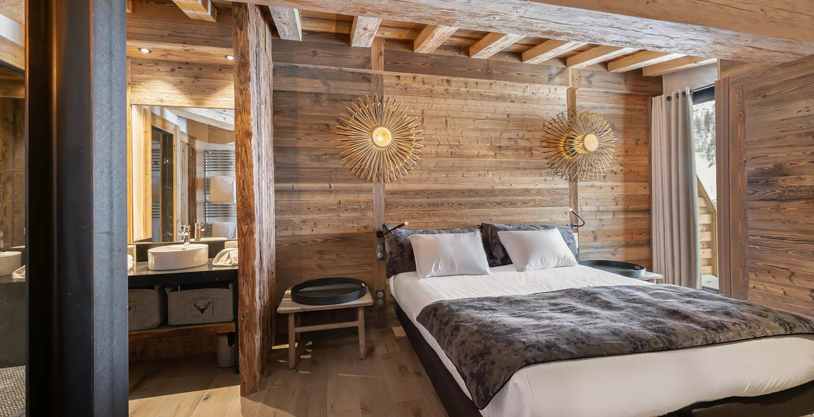 Located in the La Daille district of Val d'Isère, the splend