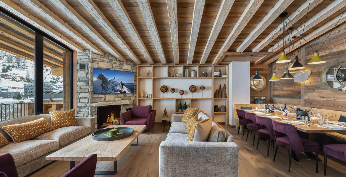 Located in the La Daille district of Val d'Isère, the splend