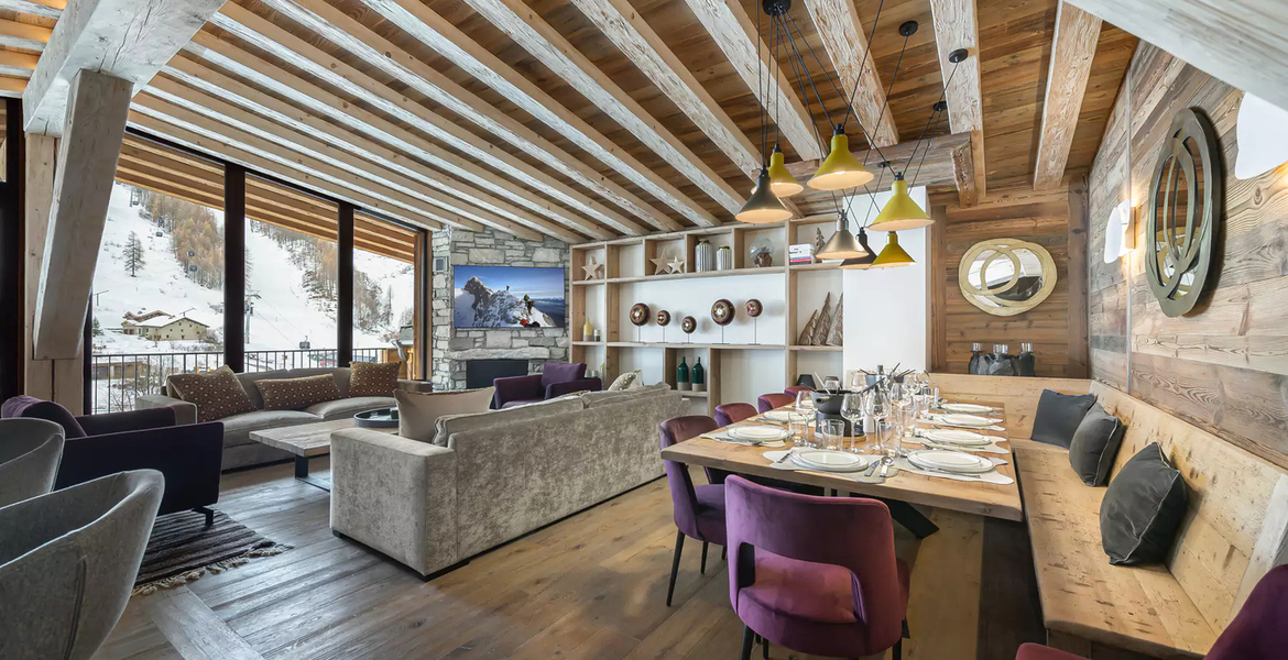 Located in the La Daille district of Val d'Isère, the splend