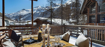 Situé au cœur du village de Val d'Isère, à quelques pas d'in