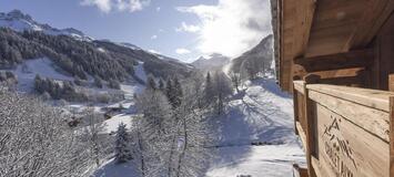  Luxury Ski-In/Ski-Out Chalet Rentals in Méribel 