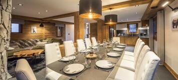 El chalet tiene capacidad para 12 personas en sus 5 habitaci