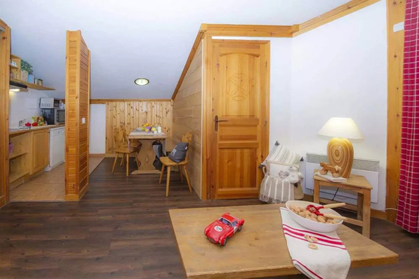 APPARTEMENT 2 PIÈCES + COIN MONTAGNE - 7 PERSONNES  1 Chambr
