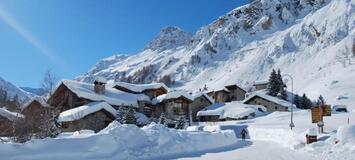 Three-Bedroom Apartment (8 Adults) in Val D'Isère