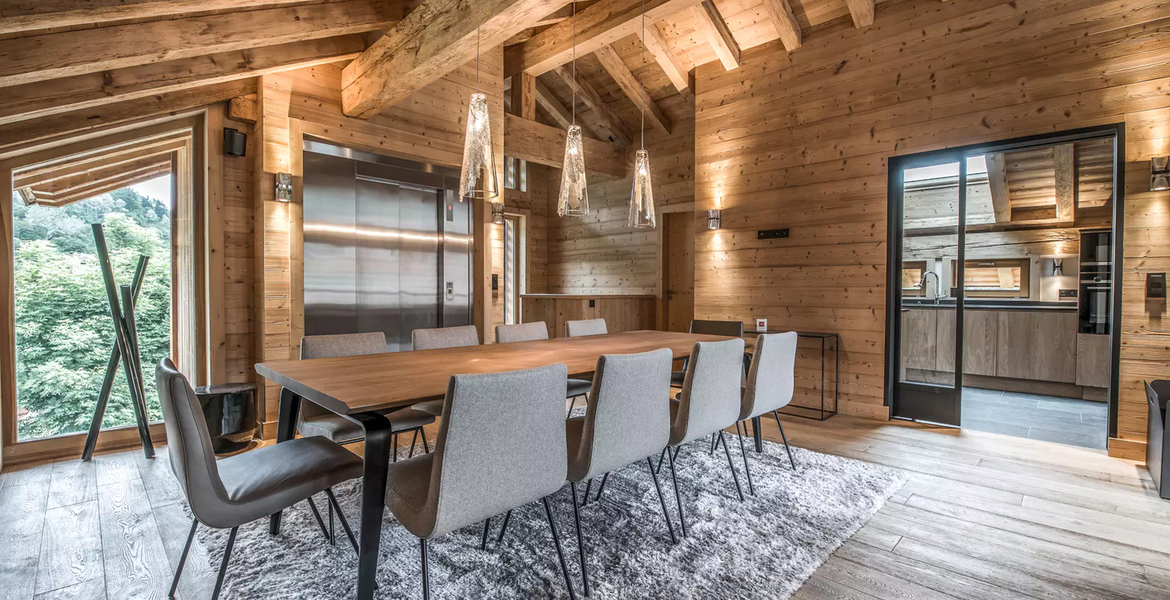 Chalet in Meribel for 12 guests · 5 bedrooms · 6 bathrooms ·