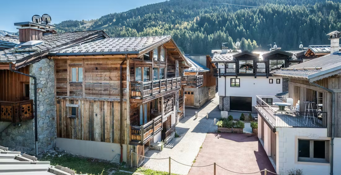 Le chalet offre un équilibre parfait entre l'architecture et