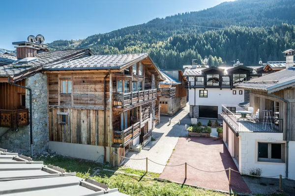 Le chalet offre un équilibre parfait entre l'architecture et