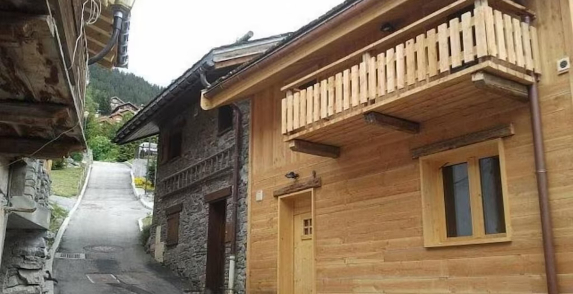 Chalet a été construit à une époque où il était de bon ton à