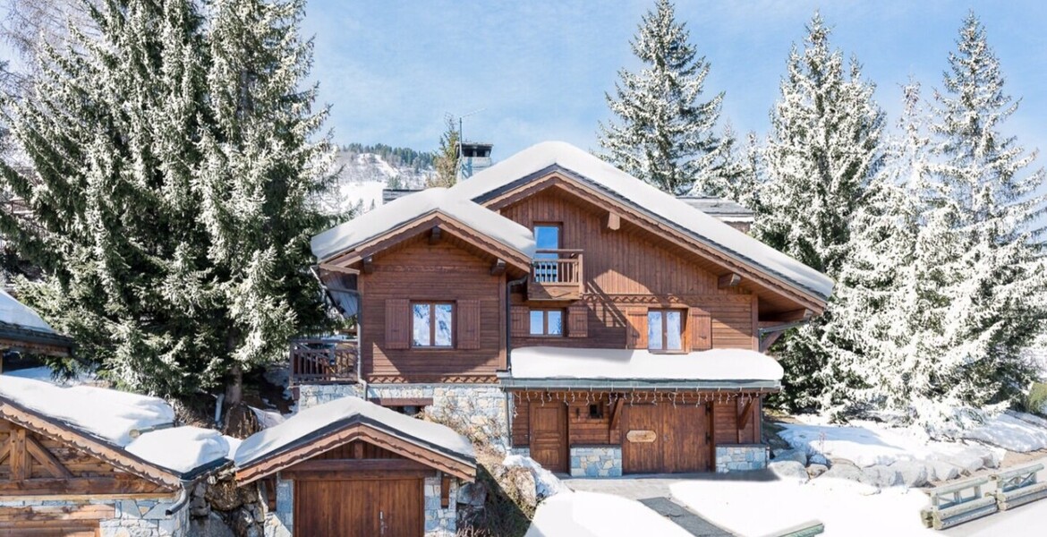 Ce Chalet de 200m2 à Plantret, Courchevel 1850 est à louer 