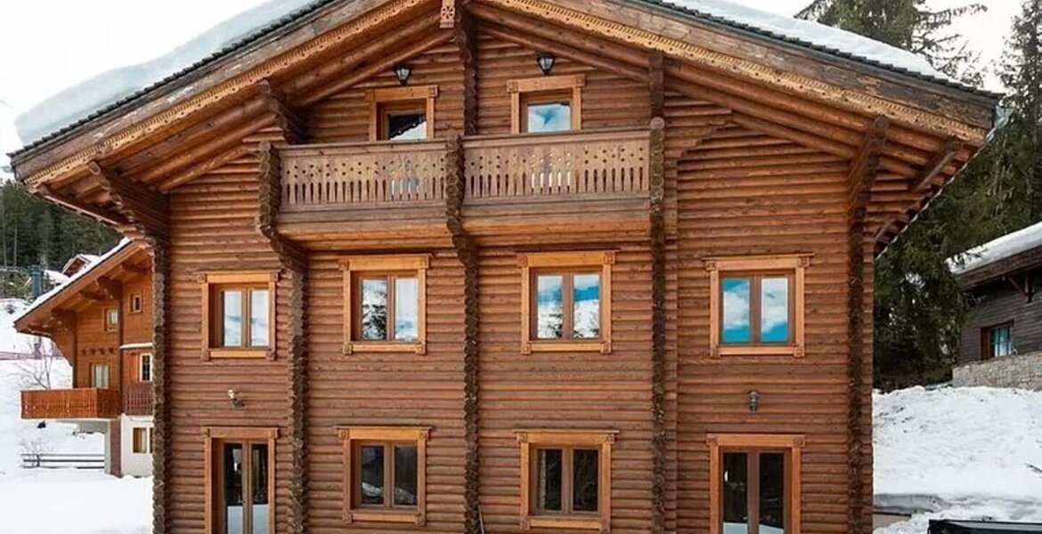 Escape and charm at La Tania!   Renovated from the inside ou