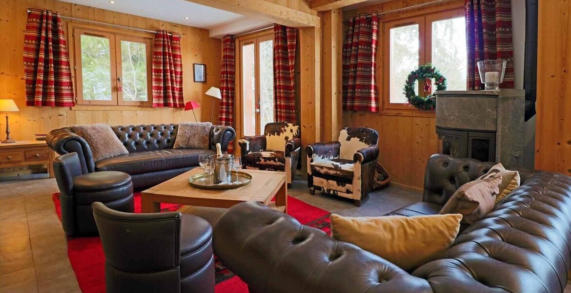 Escape and charm at La Tania!   Renovated from the inside ou