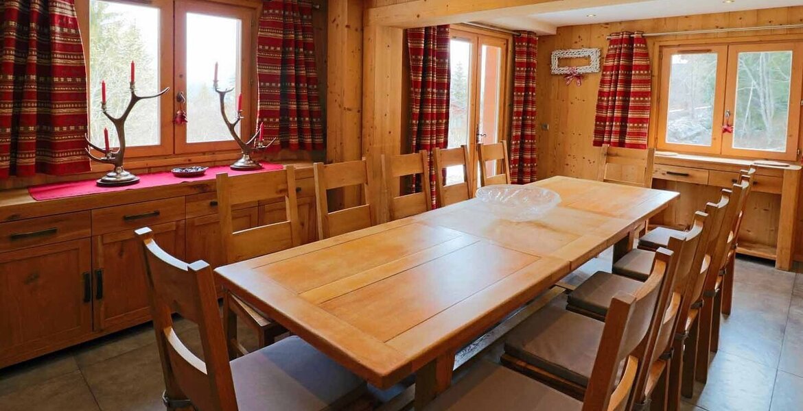 Escape and charm at La Tania!   Renovated from the inside ou