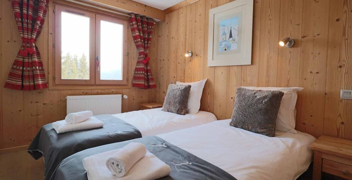 Escape and charm at La Tania!   Renovated from the inside ou