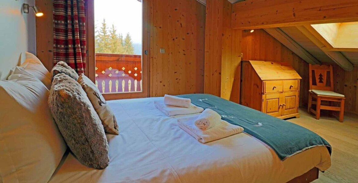 Escape and charm at La Tania!   Renovated from the inside ou