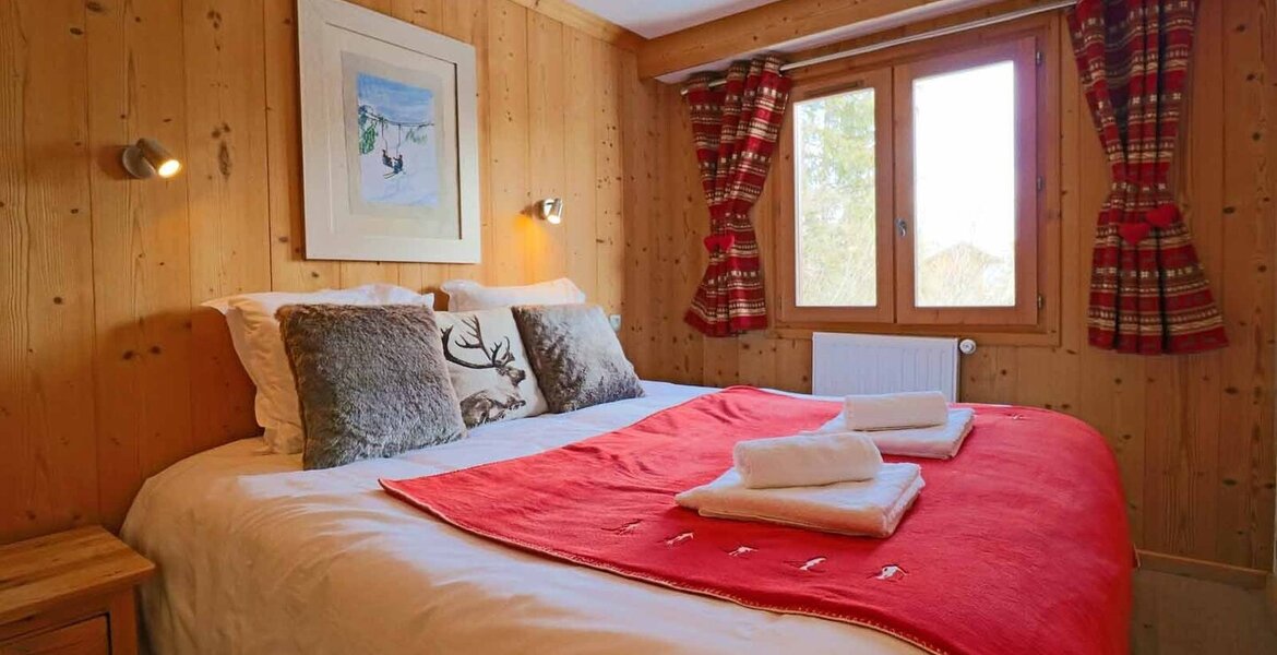 Escape and charm at La Tania!   Renovated from the inside ou