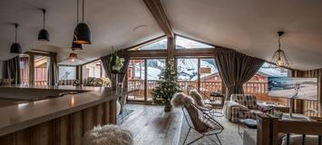 Ce magnifique chalet moderne, situé au centre de cette charm