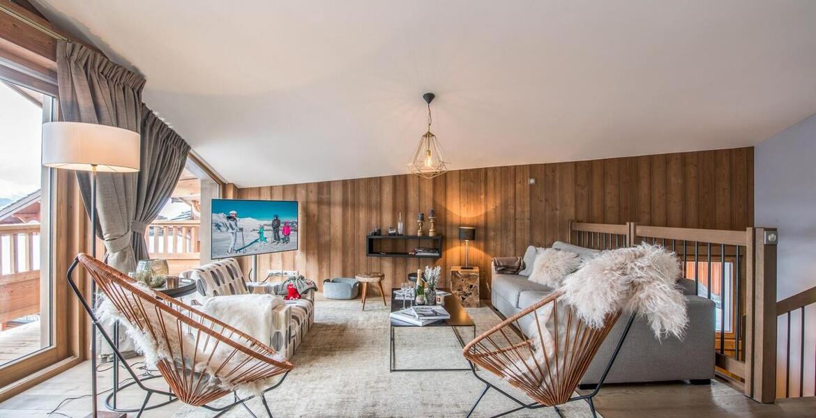 Ce magnifique chalet moderne, situé au centre de cette charm