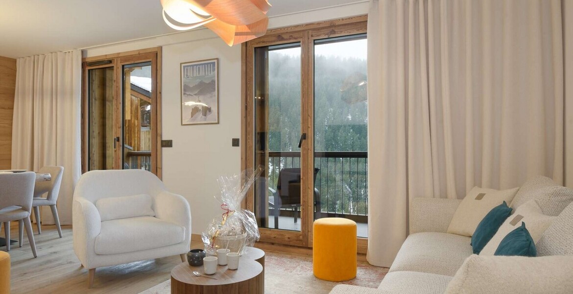 Penthouse with a lovely view of the fir trees, loc