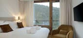 Penthouse with a lovely view of the fir trees, loc